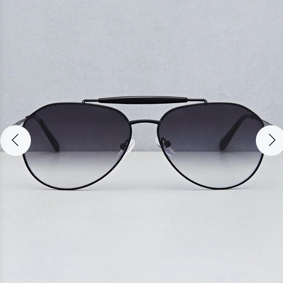 Beryll Black Aviator Sunglasses with Gradient Lenses - NWOT - Picture 1 of 6